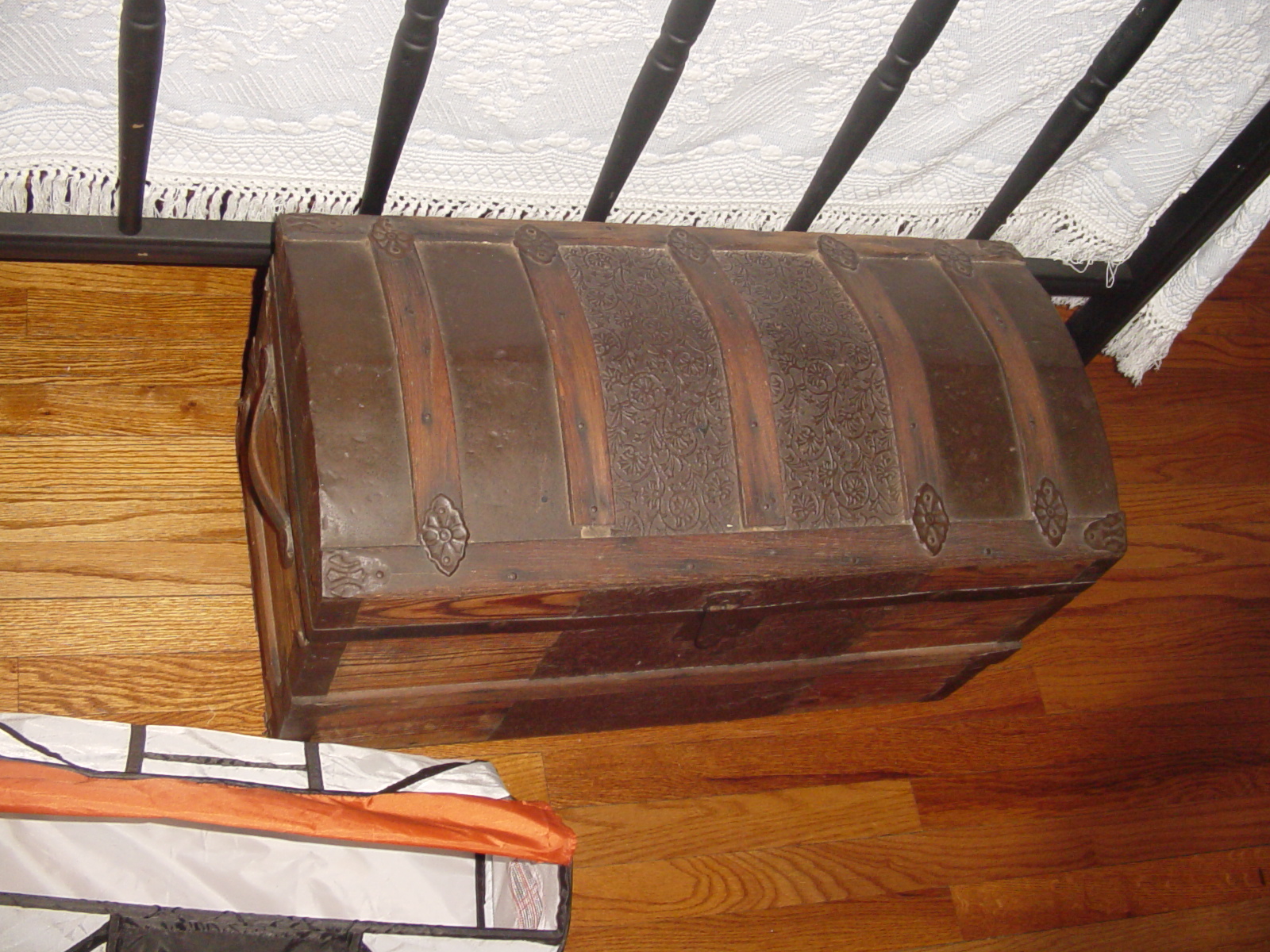 Sovereign Heritage Teak Trunk